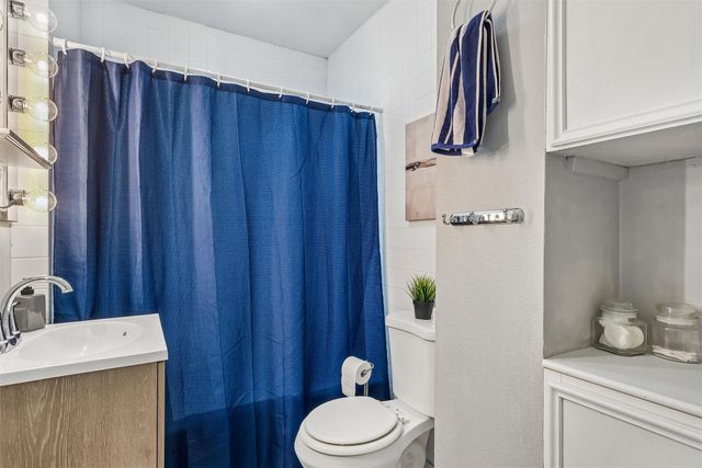 617 Grand Avenue, West Des Moines, IA 50265