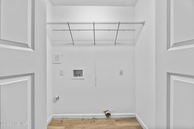 4230 Wilshire Boulevard Apt 301, Wilmington, NC 28403