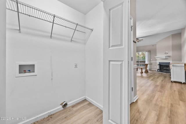 4230 Wilshire Boulevard Apt 301, Wilmington, NC 28403