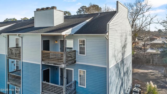 4230 Wilshire Boulevard Apt 301, Wilmington, NC 28403