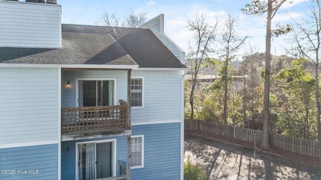 4230 Wilshire Boulevard Apt 301, Wilmington, NC 28403