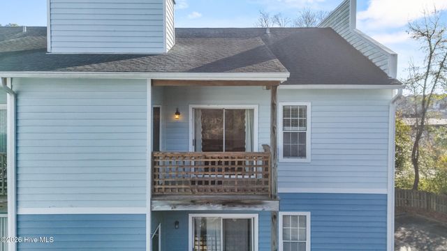 4230 Wilshire Boulevard Apt 301, Wilmington, NC 28403