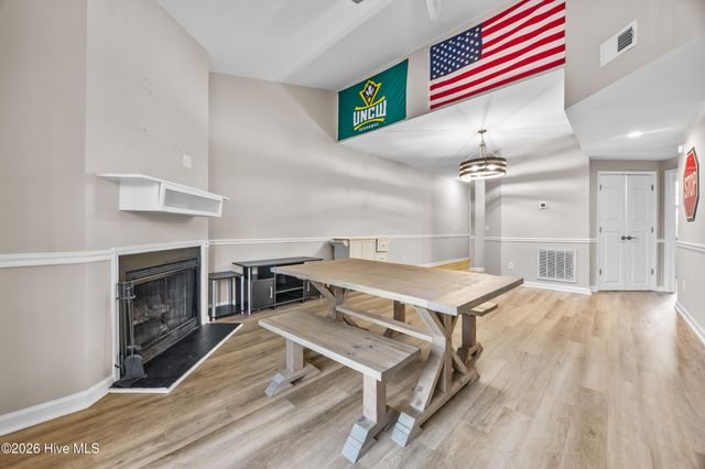 4230 Wilshire Boulevard Apt 301, Wilmington, NC 28403