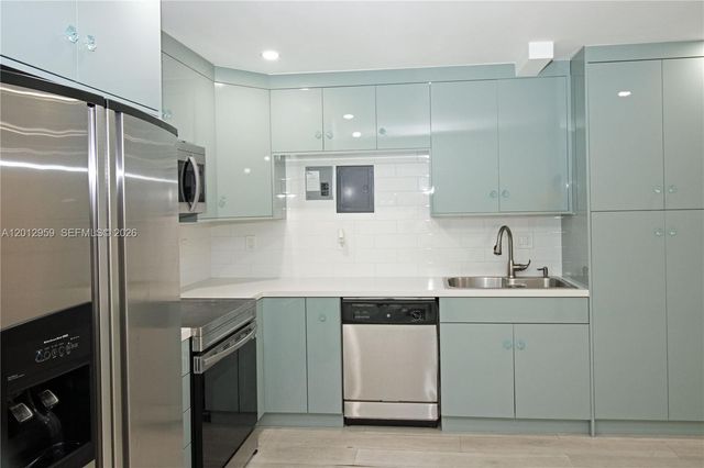 240 W Park Dr 108-4, Miami, FL 33172