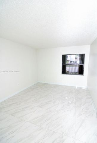 240 W Park Dr 108-4, Miami, FL 33172