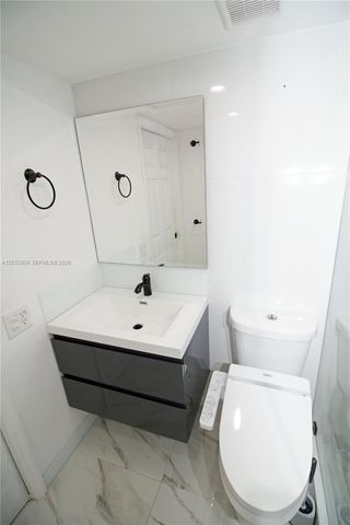 240 W Park Dr 108-4, Miami, FL 33172