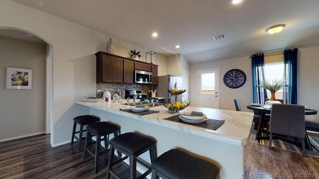 29108 E 80th Street S, Broken Arrow, OK 74014