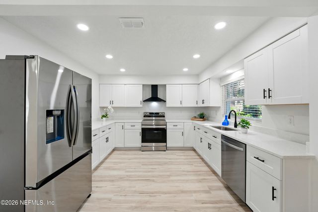 2915 HOLLYBAY Road, Orange Park, FL 32073