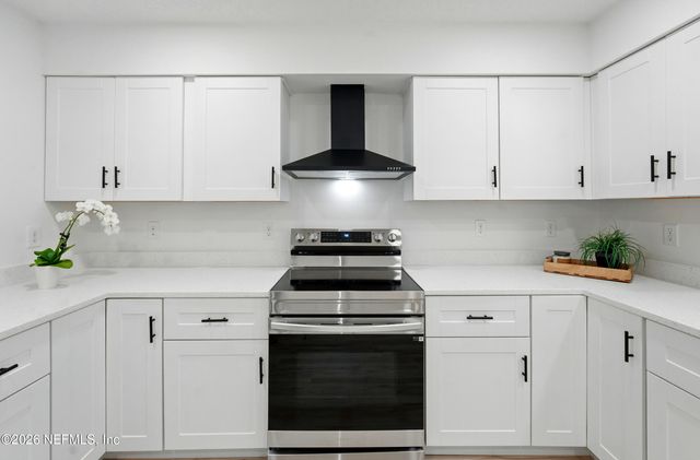 2915 HOLLYBAY Road, Orange Park, FL 32073