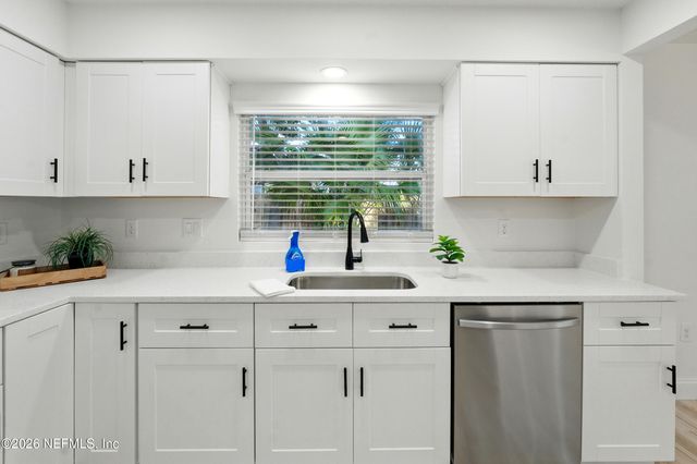 2915 HOLLYBAY Road, Orange Park, FL 32073