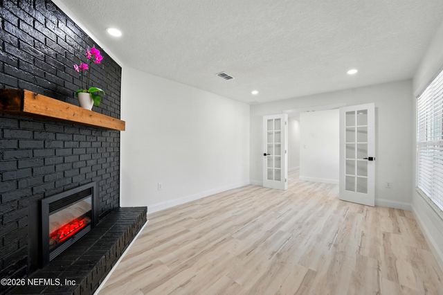 2915 HOLLYBAY Road, Orange Park, FL 32073