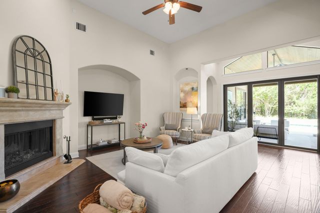 116 Desert Forest CT, Austin, TX 78738