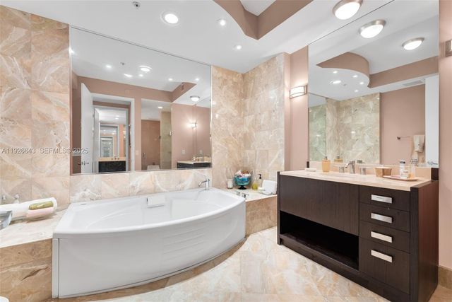 18201 Collins Ave 3907, Sunny Isles Beach, FL 33160