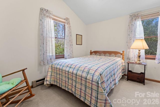8977 Rose Hollow Avenue, Newland, NC 28657