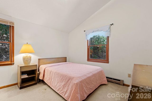8977 Rose Hollow Avenue, Newland, NC 28657