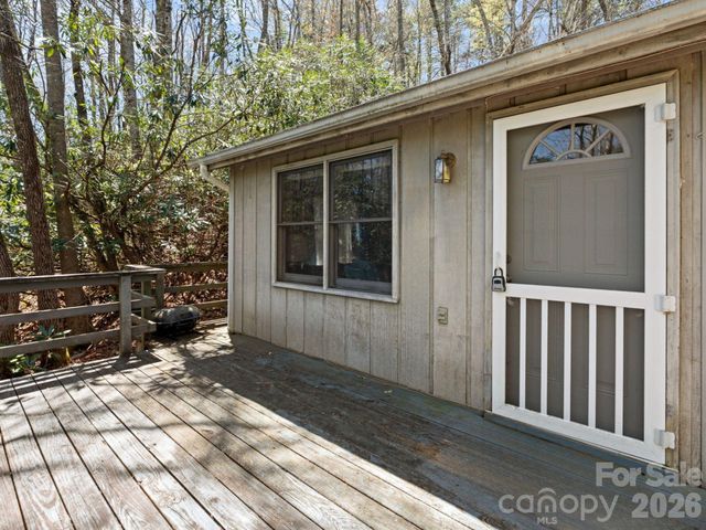 8977 Rose Hollow Avenue, Newland, NC 28657