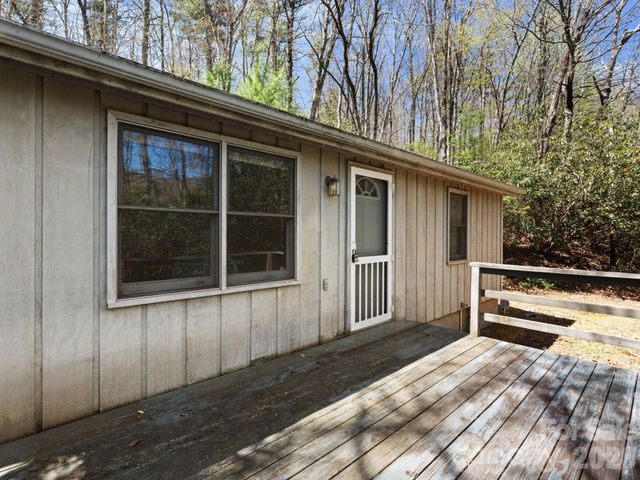 8977 Rose Hollow Avenue, Newland, NC 28657