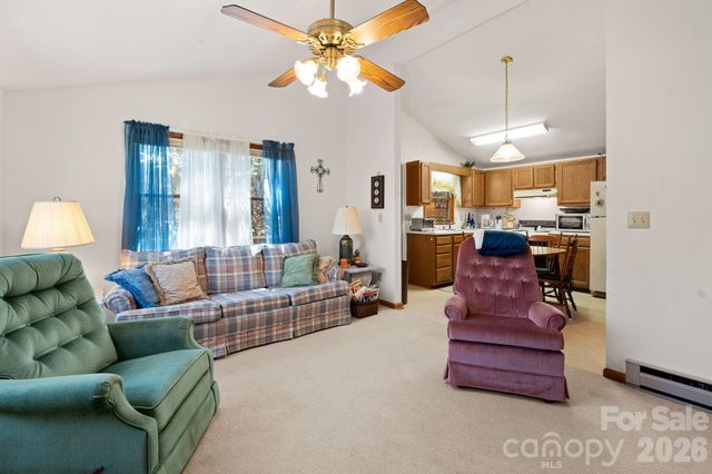 8977 Rose Hollow Avenue, Newland, NC 28657