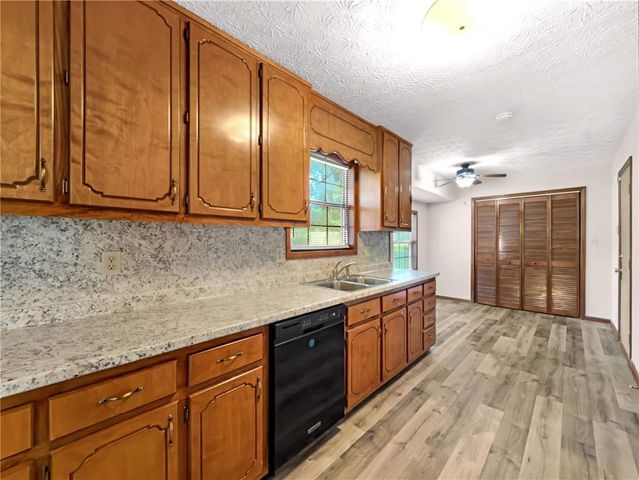 518 Club Valley Drive, Mcdonough, GA 30281
