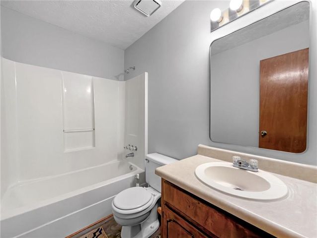 518 Club Valley Drive, Mcdonough, GA 30281