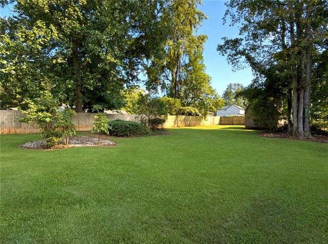 518 Club Valley Drive, Mcdonough, GA 30281