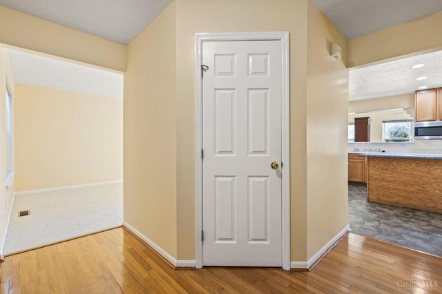 6921 Woodland View Drive, Liberty Twp, OH 45044