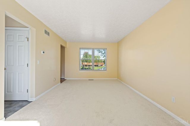 6921 Woodland View Drive, Liberty Twp, OH 45044