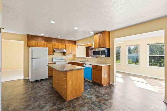 6921 Woodland View Drive, Liberty Twp, OH 45044