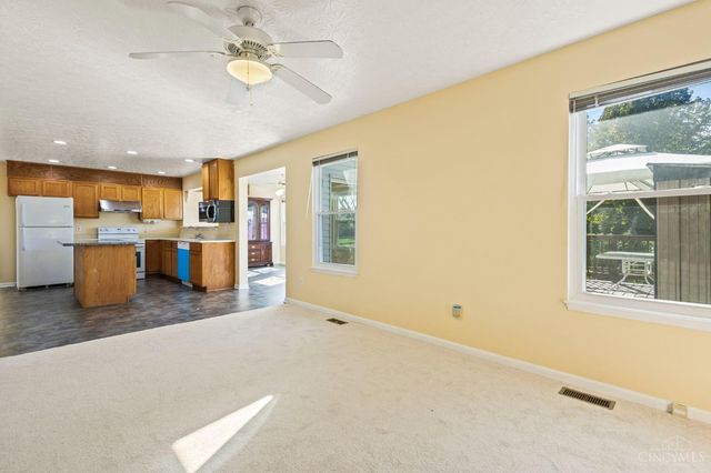 6921 Woodland View Drive, Liberty Twp, OH 45044