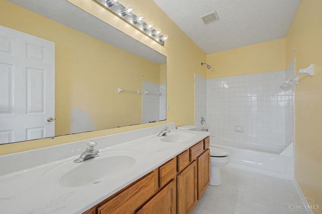 6921 Woodland View Drive, Liberty Twp, OH 45044