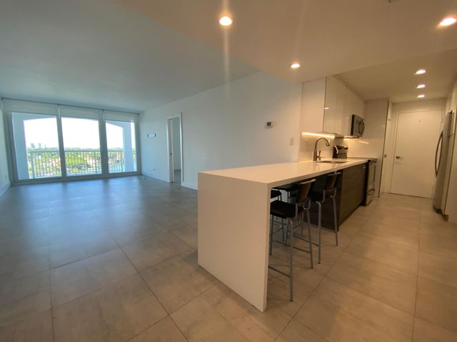 5401 Collins Avenue 620, Miami Beach, FL 33140