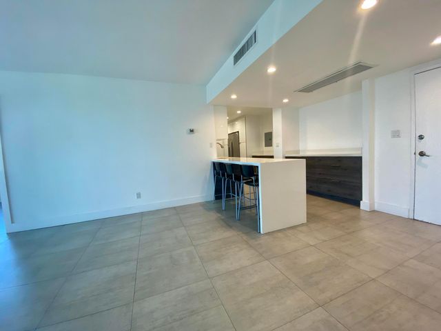 5401 Collins Avenue 620, Miami Beach, FL 33140