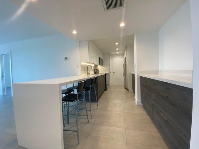 5401 Collins Avenue 620, Miami Beach, FL 33140