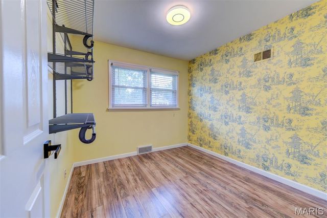 8812 McNulty Drive, St Louis, MO 63114