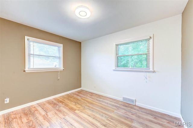 8812 McNulty Drive, St Louis, MO 63114