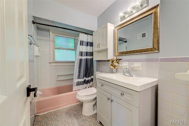 8812 McNulty Drive, St Louis, MO 63114