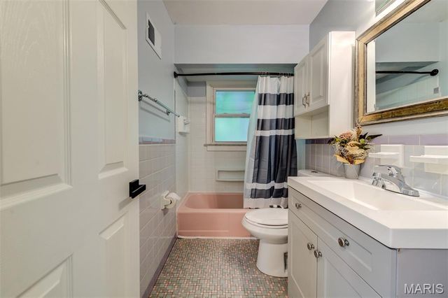8812 McNulty Drive, St Louis, MO 63114