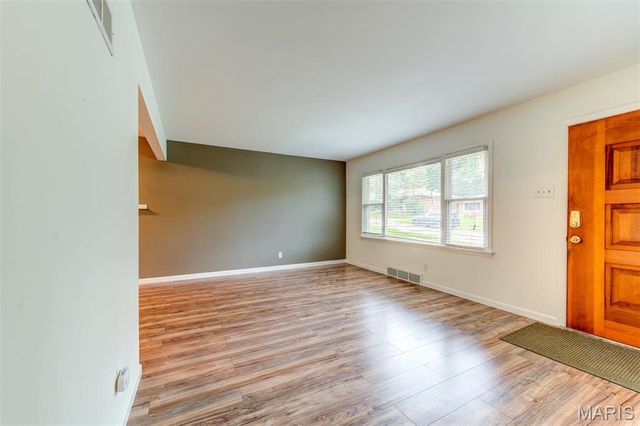 8812 McNulty Drive, St Louis, MO 63114
