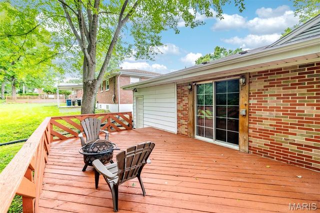 8812 McNulty Drive, St Louis, MO 63114