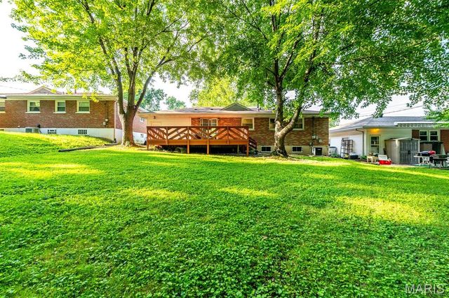 8812 McNulty Drive, St Louis, MO 63114