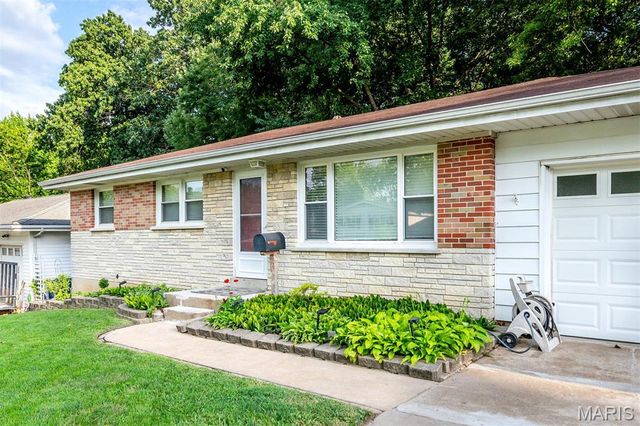 8812 McNulty Drive, St Louis, MO 63114