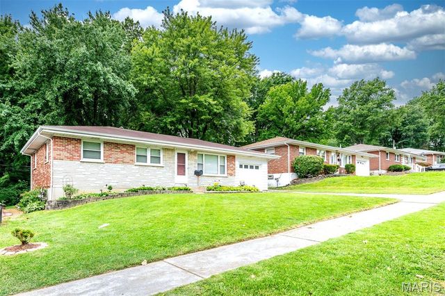8812 McNulty Drive, St Louis, MO 63114