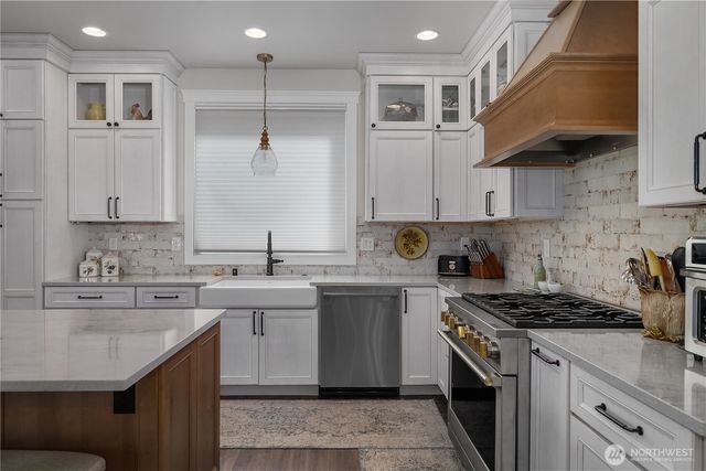1061 E Ballantrae Drive, Shelton, WA 98584
