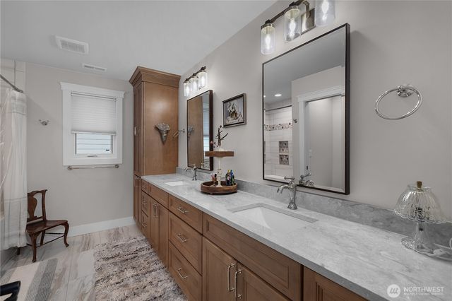1061 E Ballantrae Drive, Shelton, WA 98584