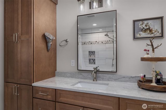 1061 E Ballantrae Drive, Shelton, WA 98584
