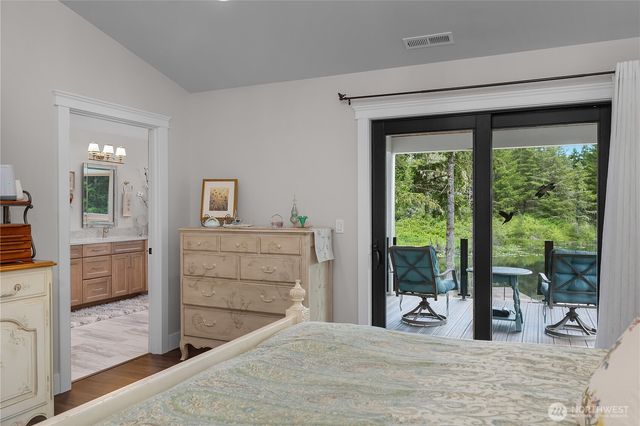 1061 E Ballantrae Drive, Shelton, WA 98584