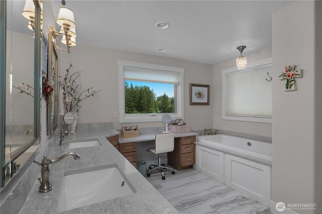 1061 E Ballantrae Drive, Shelton, WA 98584