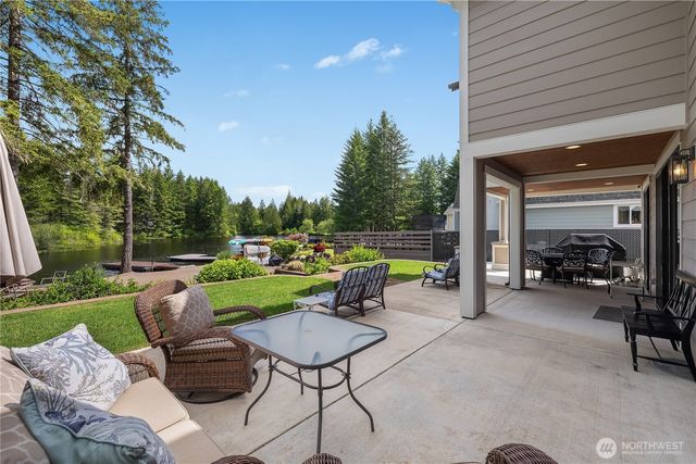 1061 E Ballantrae Drive, Shelton, WA 98584