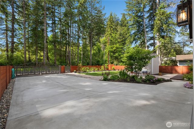 1061 E Ballantrae Drive, Shelton, WA 98584