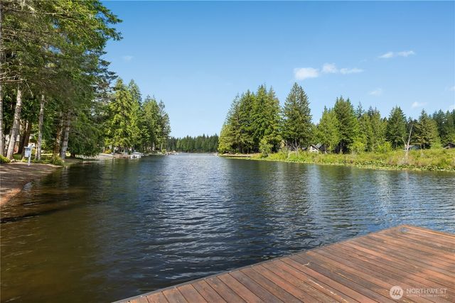 1061 E Ballantrae Drive, Shelton, WA 98584